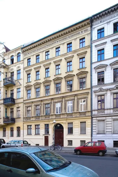 Geräumige 2-Zimmer-Wohnung in Kiezlage! — photo 1